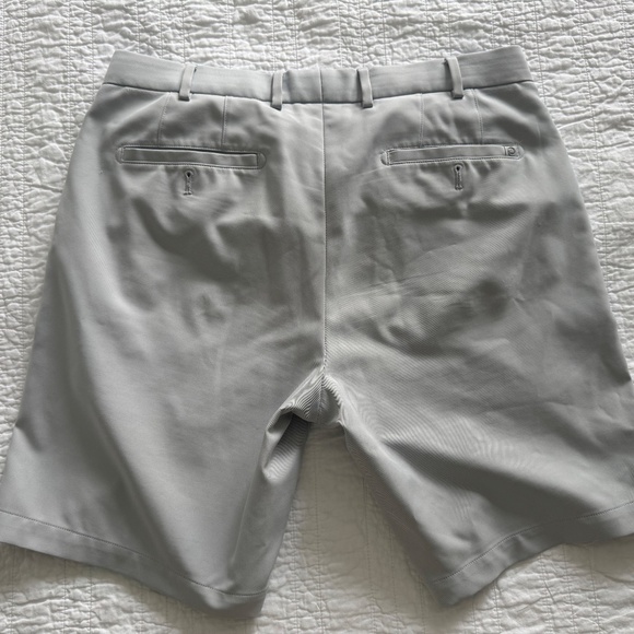 Peter Millar - Khaki Grey Shorts - Size 33 - Picture 3 of 6